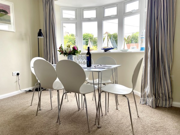 Highbury dining area Mevagissey
