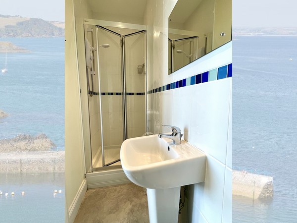 Menabilly bedroom Mevagissey