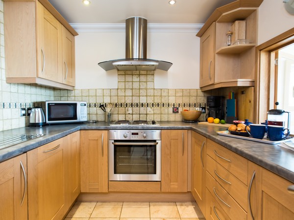 Nare Court kitchen Mevagissey