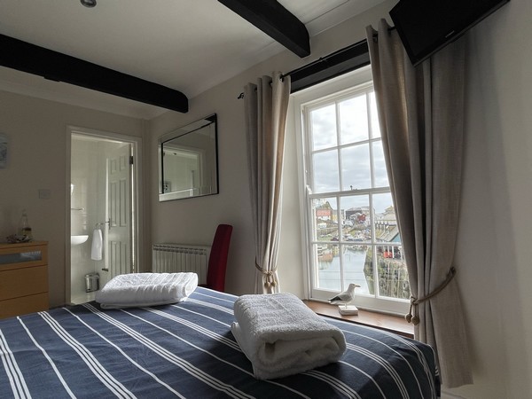 The Sail Loft bathroom Mevagissey